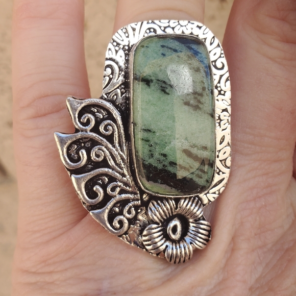 New Ruby Zoisite Carved 925 Silver Statement Ring. - Picture 5 of 16